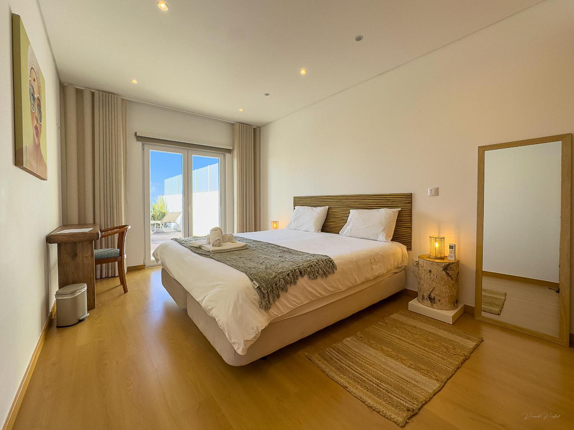 Vibing & Liming Ericeira Hotel Buitenkant foto